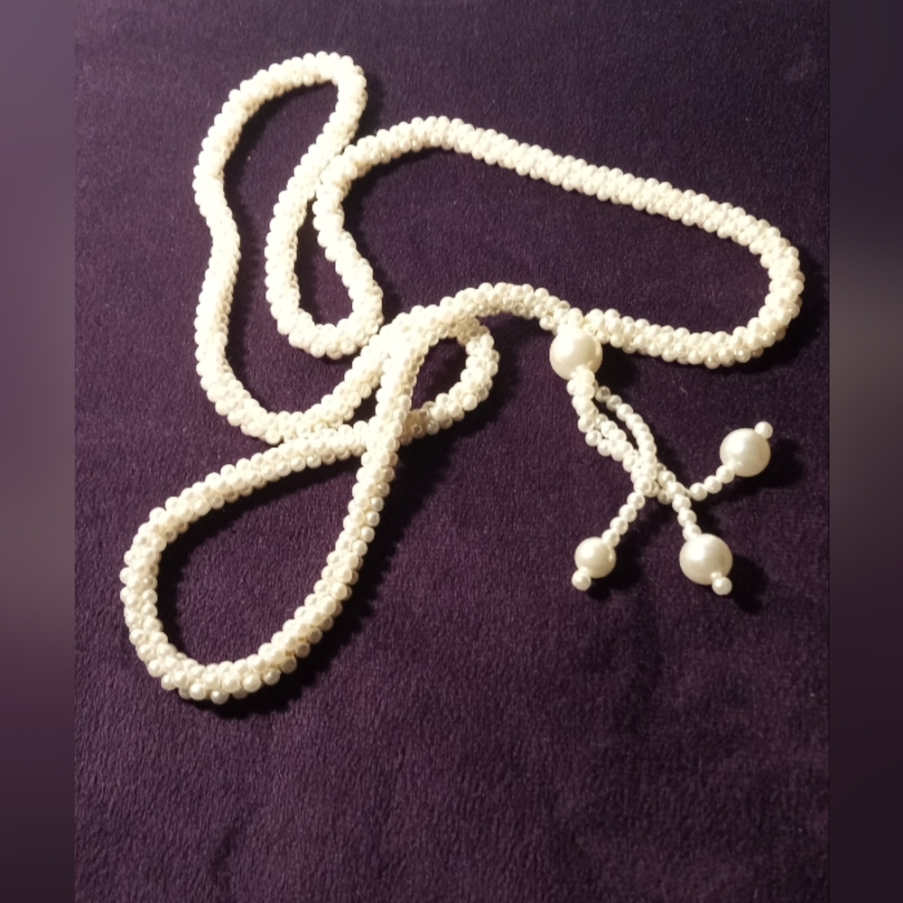 Elegant Pearl Like Beaded Necklace